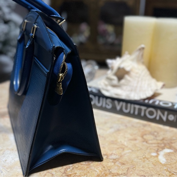 Authentic Louis Vuitton Epi Riviera - Picture 7 of 12